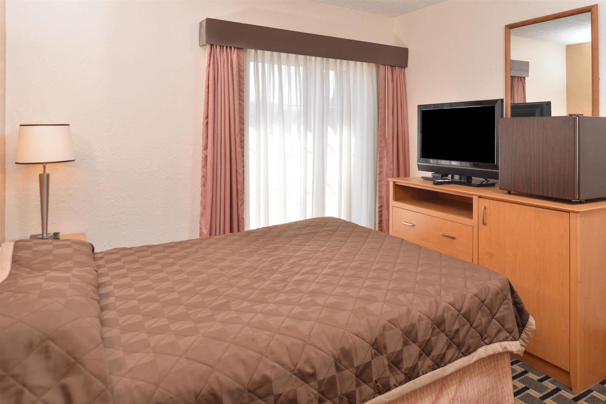 Americas Best Value Inn And Suites St. Cloud Saint Cloud Dış mekan fotoğraf