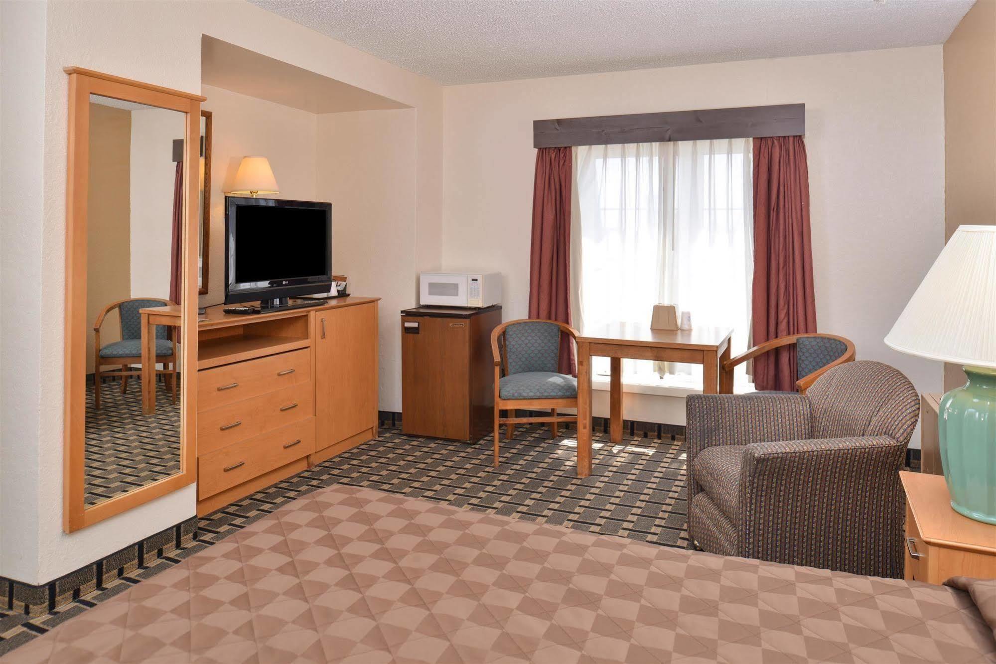 Americas Best Value Inn And Suites St. Cloud Saint Cloud Dış mekan fotoğraf